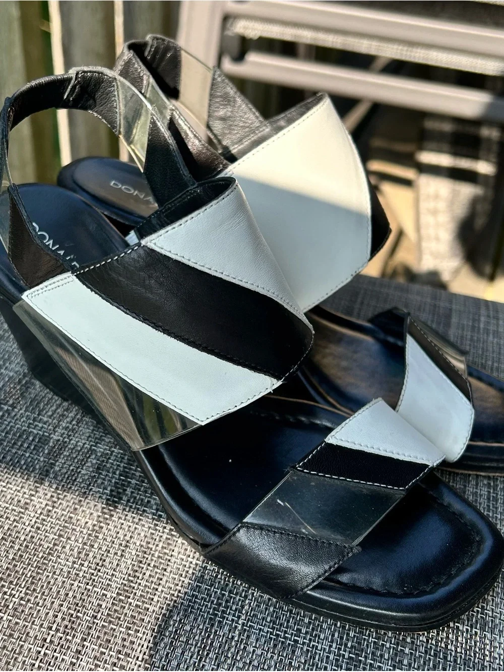 Donald J Pliner Levie Wedge Heel Sandal Black & White Leather Premium size 5.5.